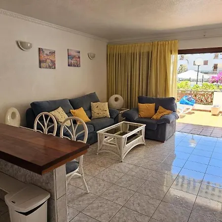Victoria Court 2 Sunset Pool Los Cristianos (Tenerife)